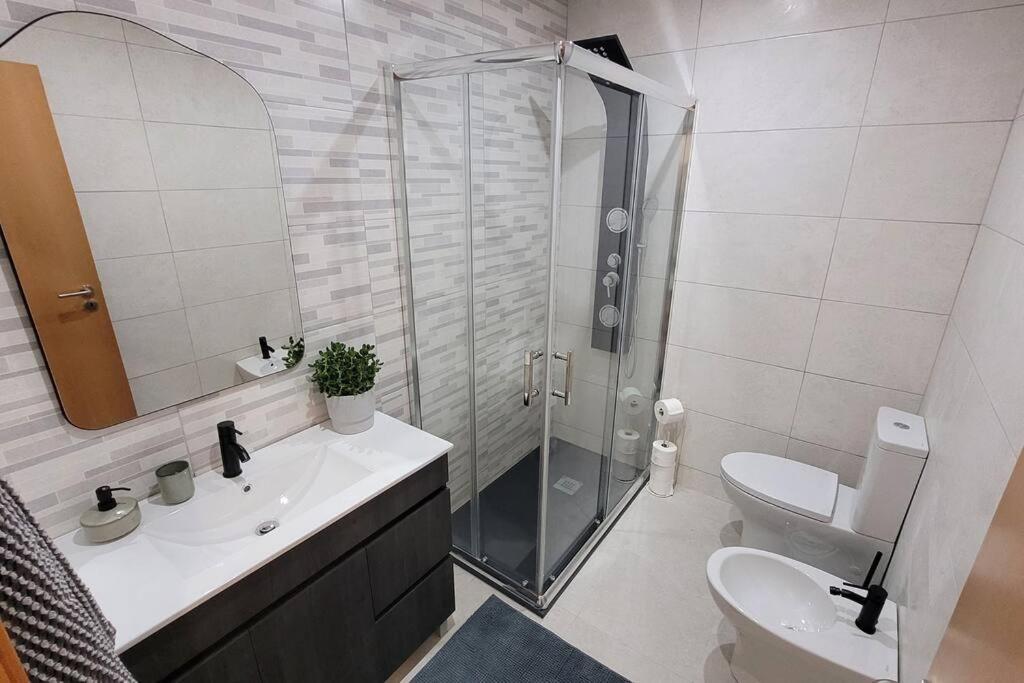 Ferienwohnung Ao Lado Da Estacao Do Metro! Vila Nova de Gaia Exterior foto